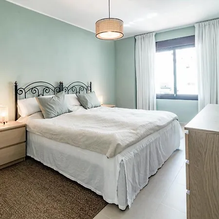 Apartment Amazing 2-bedroom Retreat In Nueva Andalucia, Steps From Centro Plaza *
