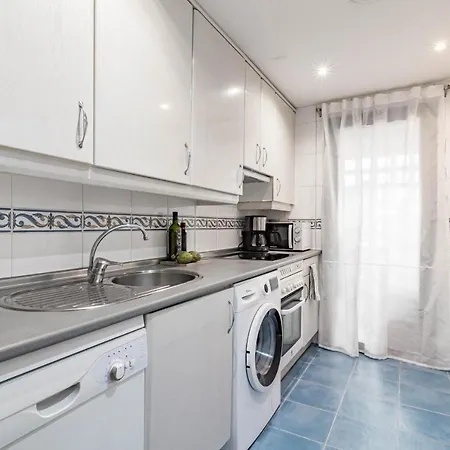 Apartment Amazing 2-bedroom Retreat In Nueva Andalucia, Steps From Centro Plaza *