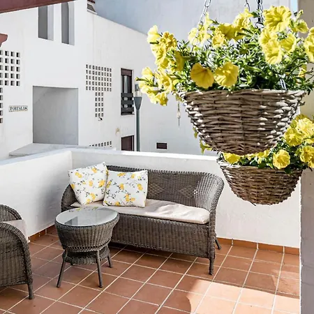 Apartment Amazing 2-bedroom Retreat In Nueva Andalucia, Steps From Centro Plaza