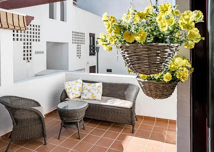 Apartment Amazing 2-bedroom Retreat In Nueva Andalucia, Steps From Centro Plaza